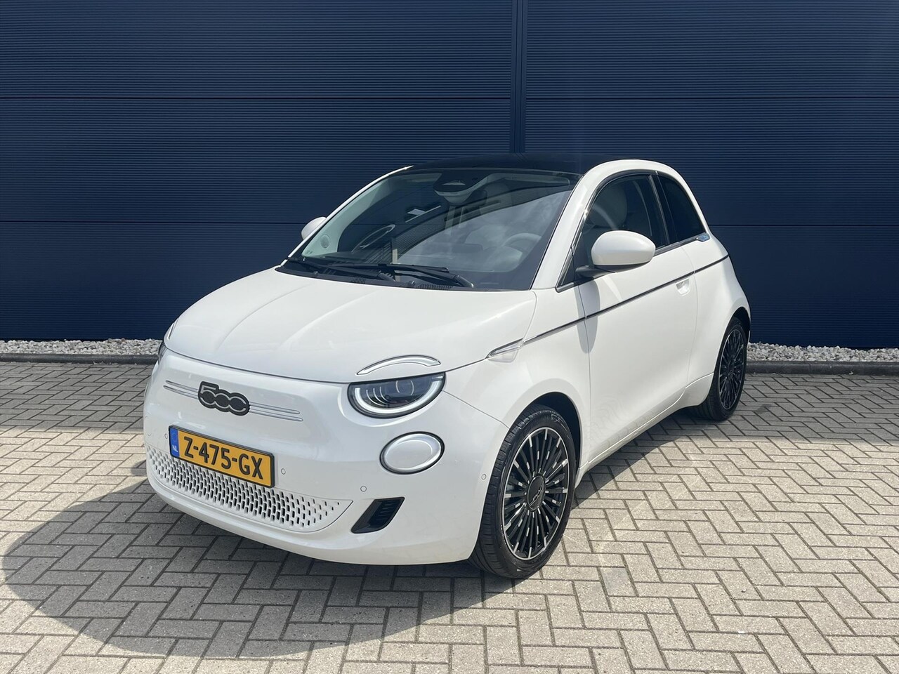 Fiat 500 - 42kWh 118pk Aut La Prima by Bocelli | Navigatie | Climate control | Carplay | Leder | Led - AutoWereld.nl