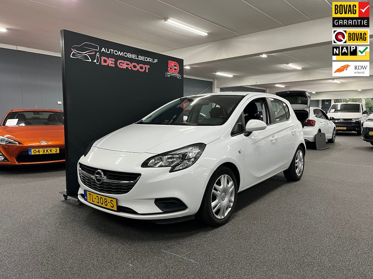 Opel Corsa - 1.4 Favourite / NL-auto / Eerste eigenaar - AutoWereld.nl