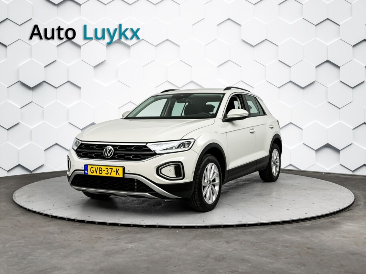 Volkswagen T-Roc - 1.5 TSI Life DSG | Climate Control | Parkeersensoren voor + achter | 17'' L.M. Velgen - AutoWereld.nl