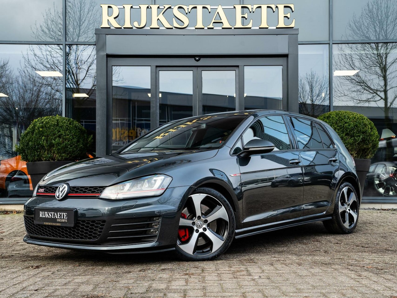 Volkswagen Golf - 2.0 TSI GTI Performance|PANO|CAMERA|18'' - AutoWereld.nl