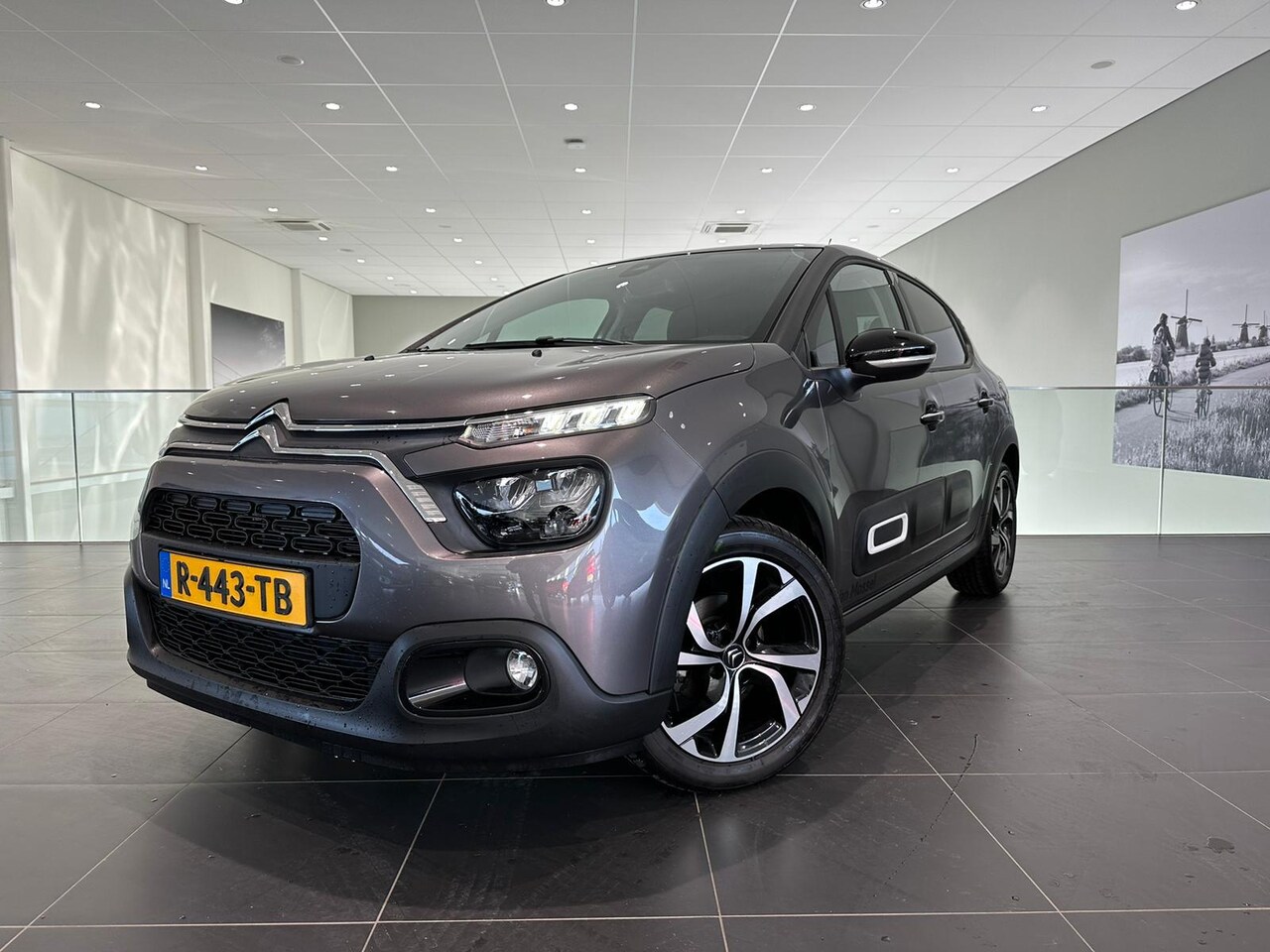 Citroën C3 - 1.2 PureTech SHINE | APPLE/ANDROID CARPLAY | ACHTERUITRIJCAMERA | CRUISECONTROL | KEYLESS - AutoWereld.nl