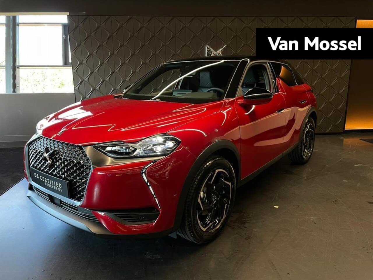 DS 3 Crossback - 1.2 PureTech Grand Chic Automaat | 130 pk | Carplay | Stoelverwaring | Leder interieur | P - AutoWereld.nl