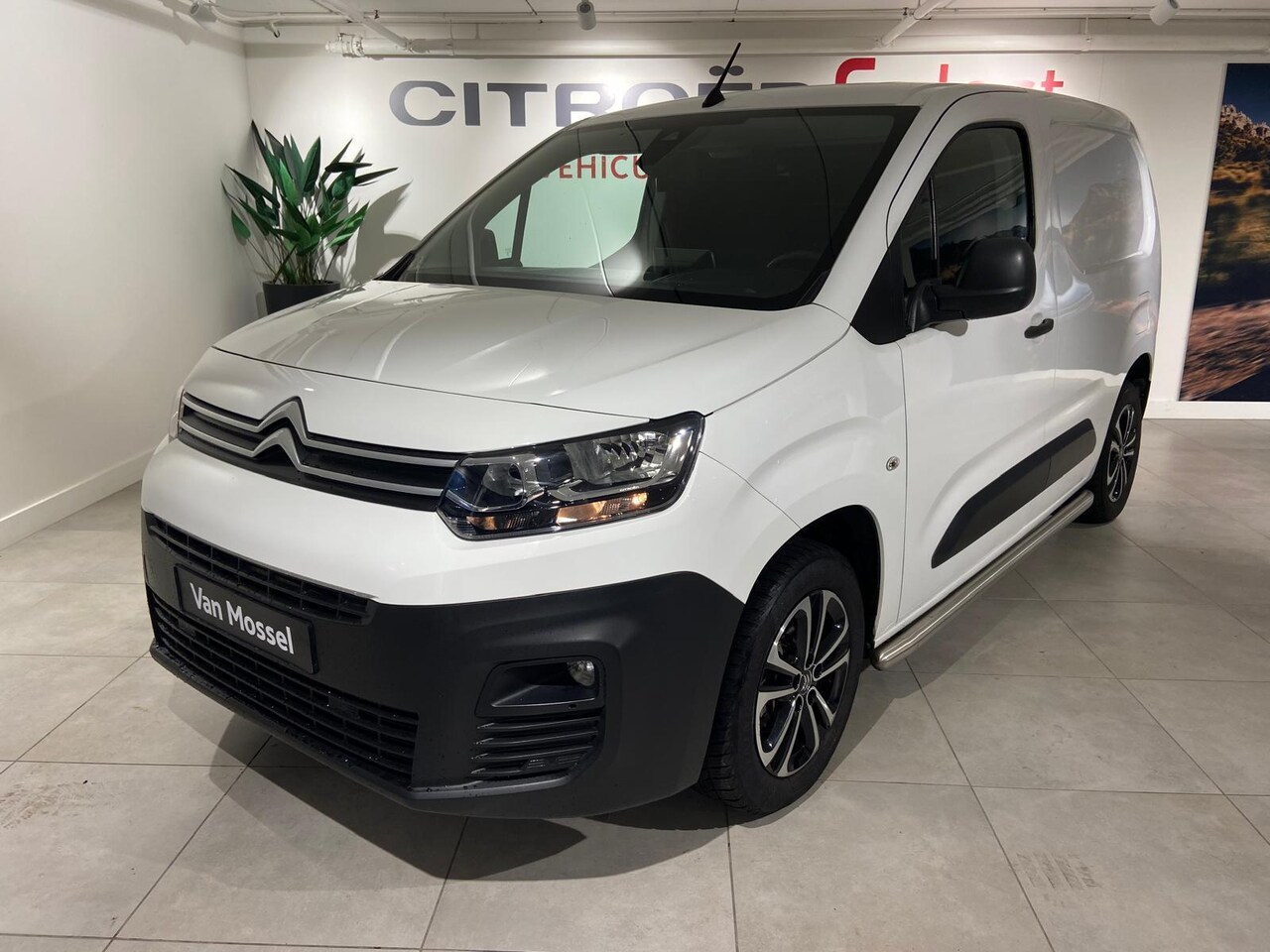 Citroën Berlingo - 1.5 BlueHDI Driver NAVI | LMV | CAM | LAADRUIMTE BEKLEDING - AutoWereld.nl