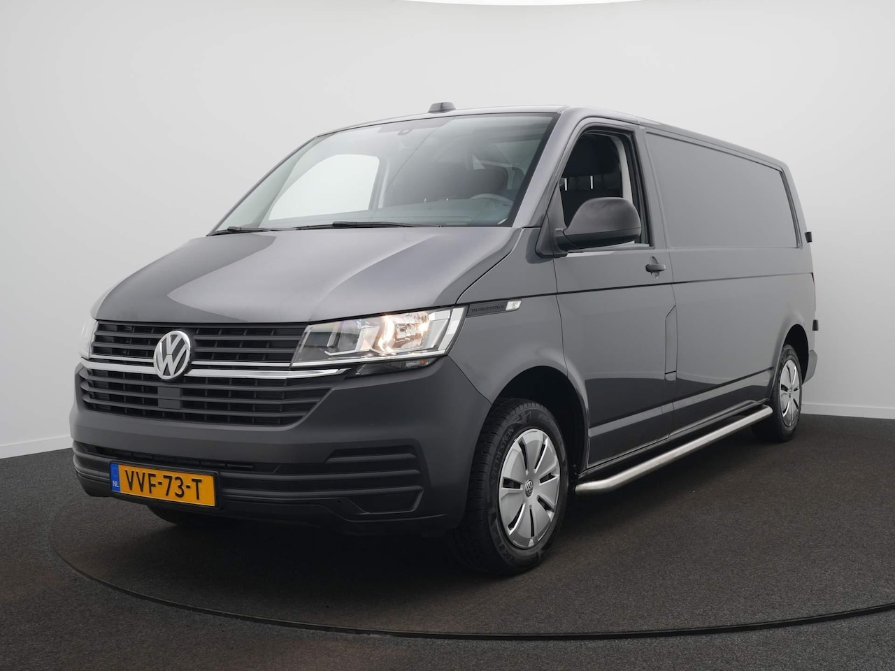 Volkswagen Transporter - 2.0 TDI L2H1 28 Trekhaak / Carplay / Cruise / Betimmering - AutoWereld.nl