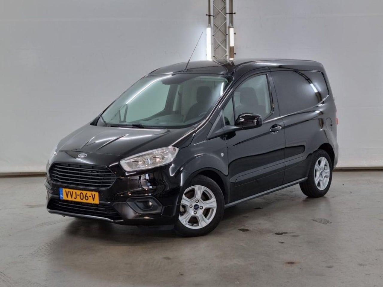 Ford Transit Courier - 1.5 TDCI 100pk Limited Full Options Navi Camera Climat Winter pack Cruise Parkeersensoren - AutoWereld.nl