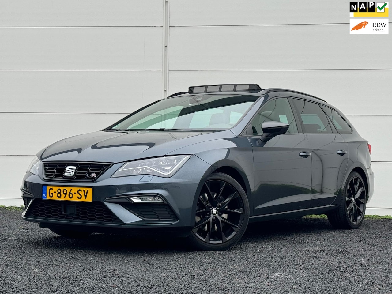 Seat Leon ST - 1.5 TSI FR Black Edition Org NL Virtual Pano Sfeer Keyless Beats Apple Camera Lane assist - AutoWereld.nl