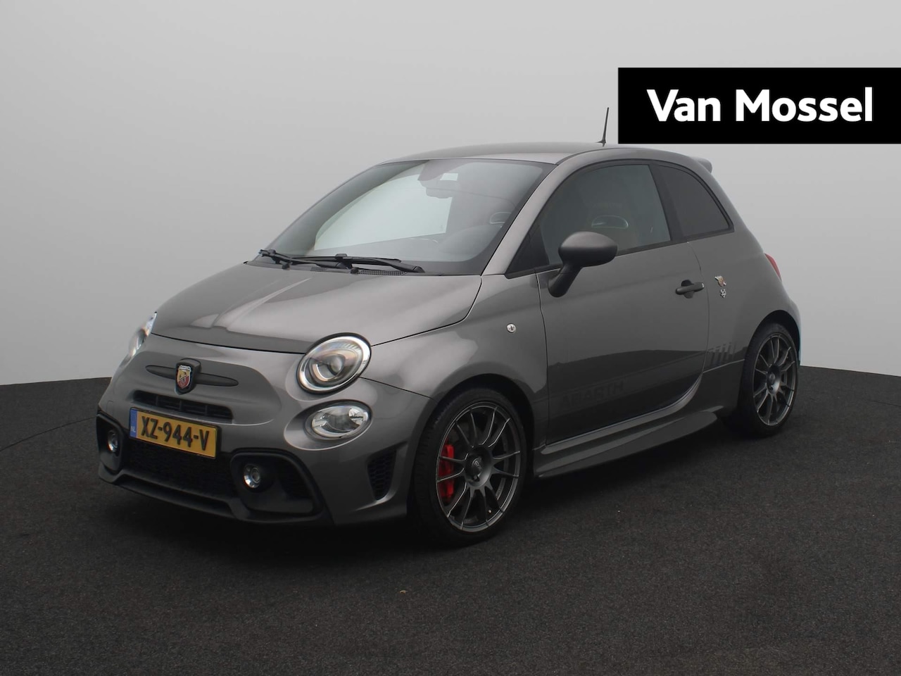 Fiat 500 Abarth - 1.4 T-Jet Competizione | Navigatie | Leder | 17'' OZ Velgen - AutoWereld.nl