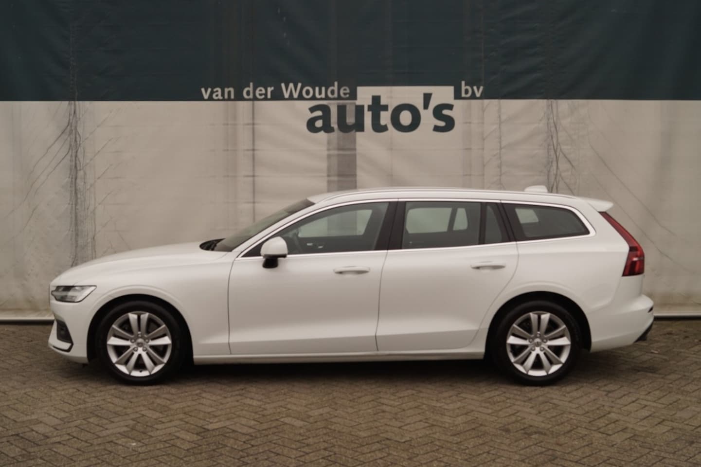 Volvo V60 - 2.0 B4 197pk Automaat Business Pro -NAVI-ECC-PDC- - AutoWereld.nl