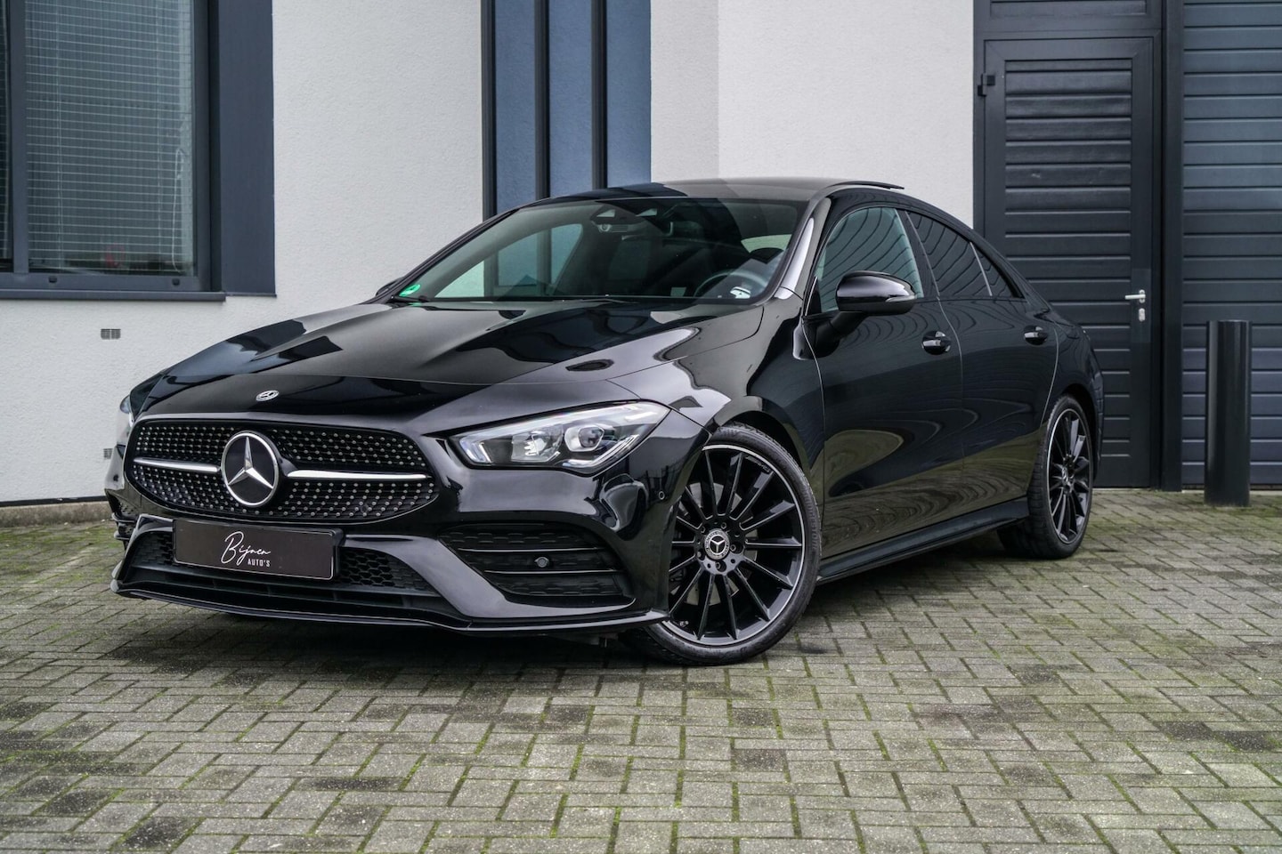 Mercedes-Benz CLA-Klasse - 200 4MATIC AMG PANO / CAMERA / NIGHT - AutoWereld.nl