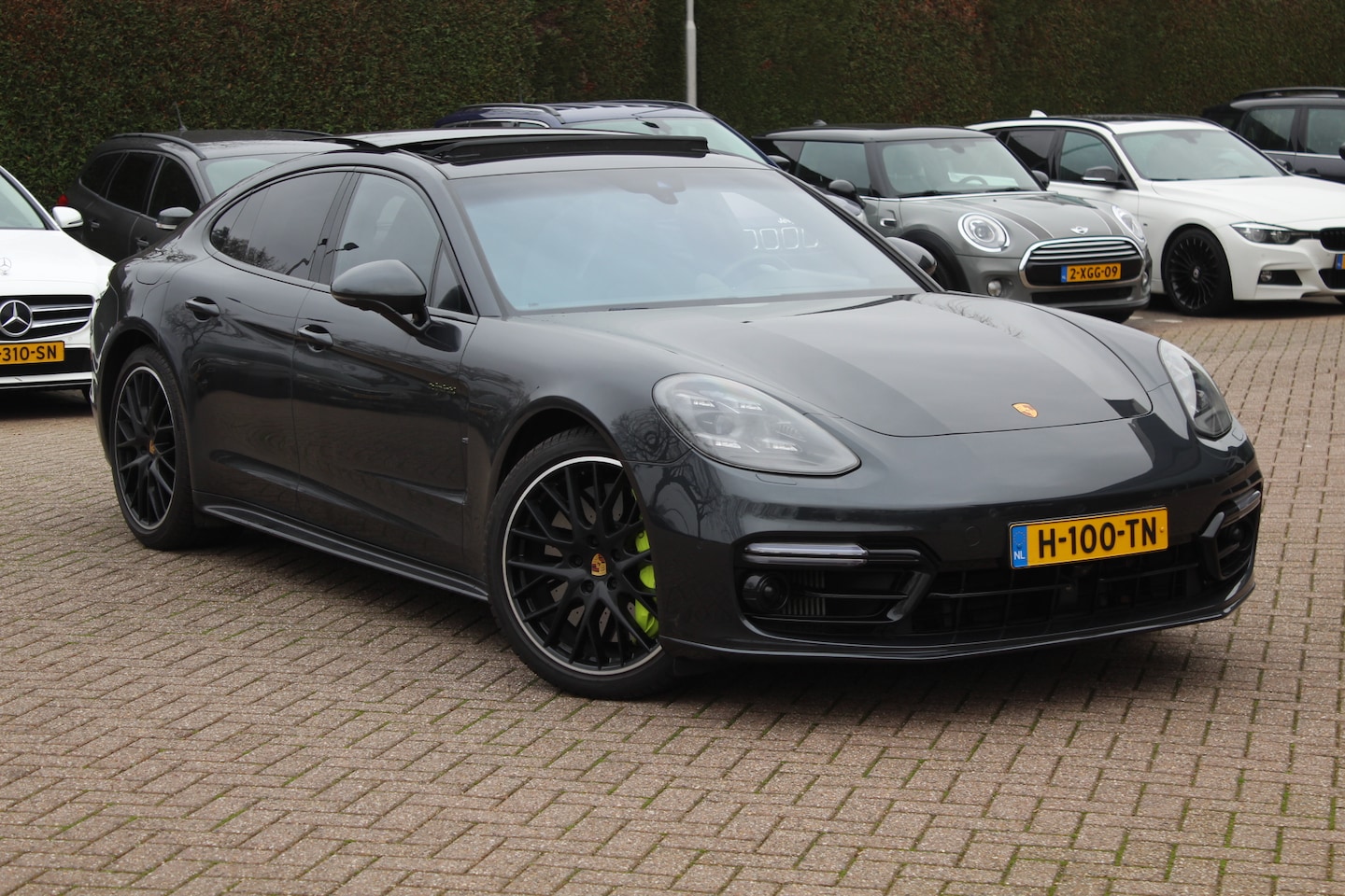 Porsche Panamera - 4.0 Turbo S E-Hybrid / Panoramadak / 360Camera / Achterasbesturing / Nachtzicht / Softclos - AutoWereld.nl