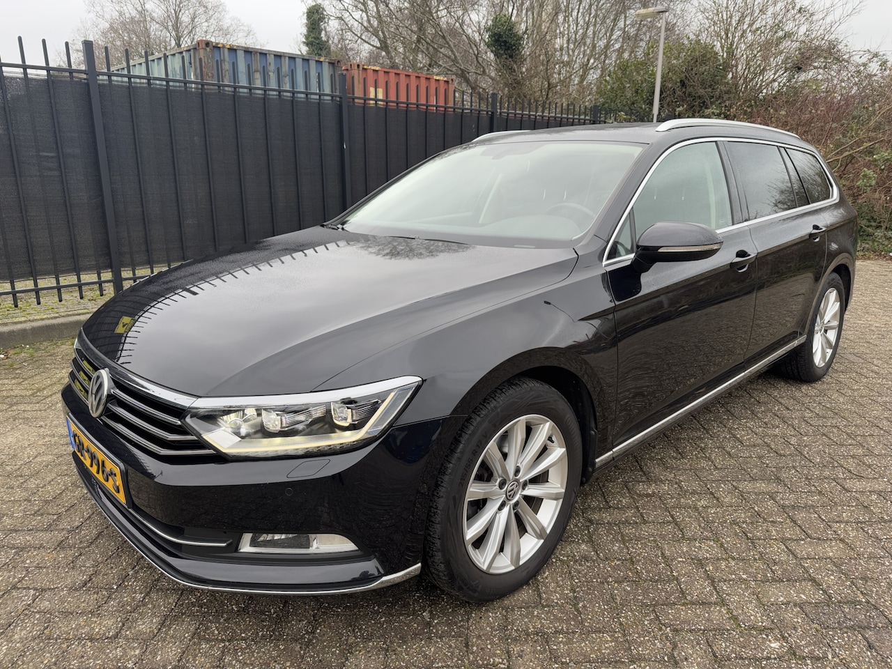 Volkswagen Passat Variant - 1.6 TDI Highline Pano/Alcantara/Navi/ACC/Virtual/CAM - AutoWereld.nl