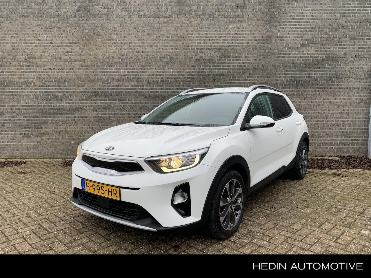 Kia Stonic - 1.0 T-GDi DynamicPlusLine Keyless Entry | NAVI | Achteruitrijcamera | Cruise Control | Pri - AutoWereld.nl