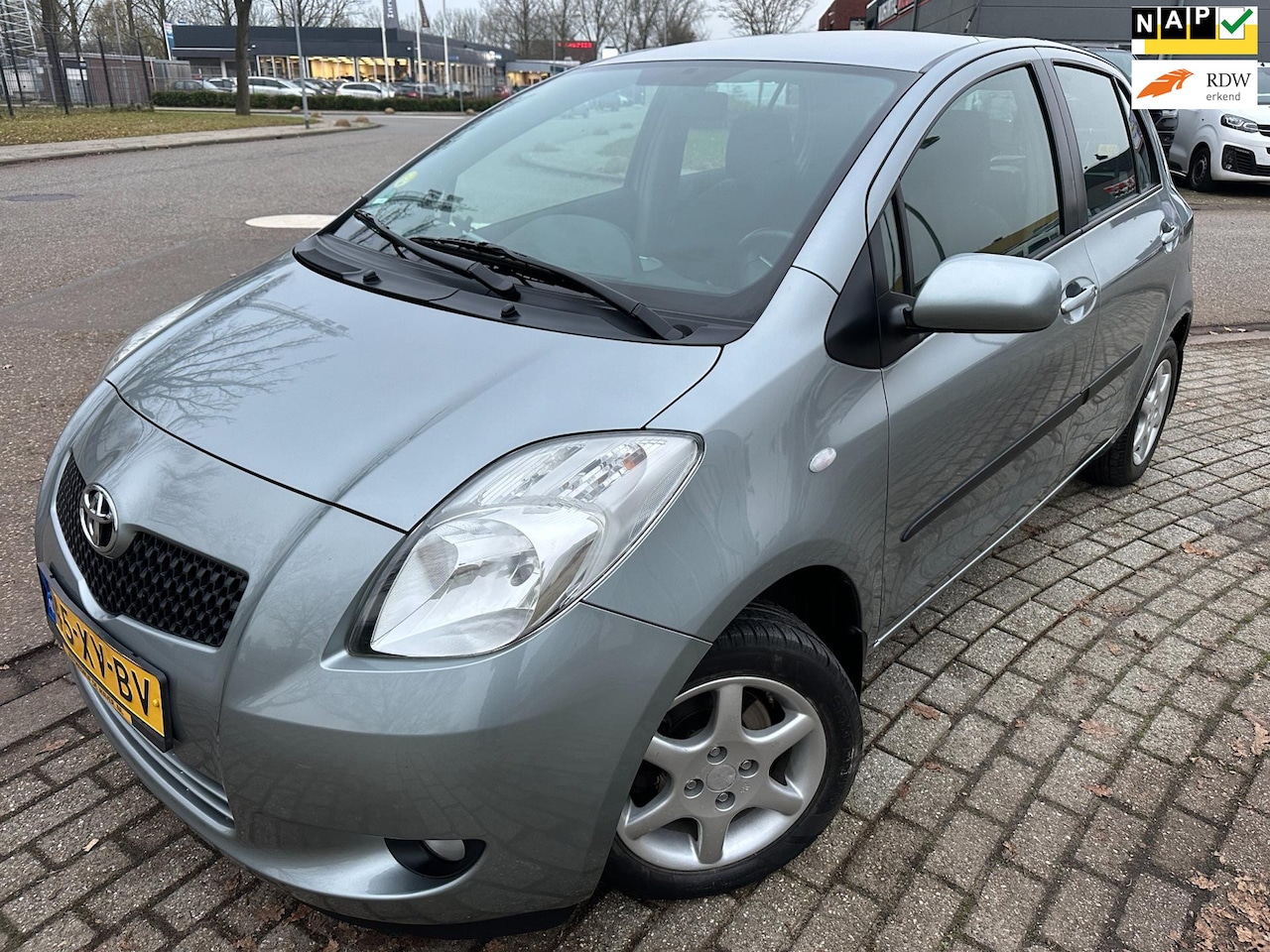 Toyota Yaris - 1.3 VVTi LUNA MMT AUTOMAAT CRUISE CONTROL AIRCO NAP APK NETJES - AutoWereld.nl