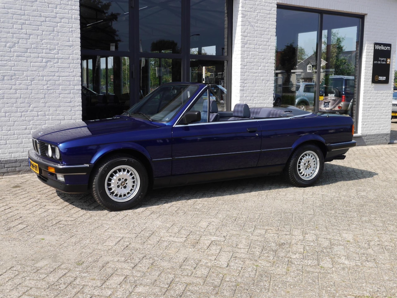 BMW 3-serie Cabrio - E30 325i AUT. 97000KM !!! Origineel Nederlands Elektrische Kap - AutoWereld.nl