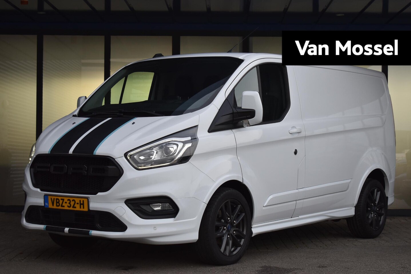 Ford Transit Custom - 290 2.0 TDCI L1H1 Sport Meer foto's volgen - AutoWereld.nl