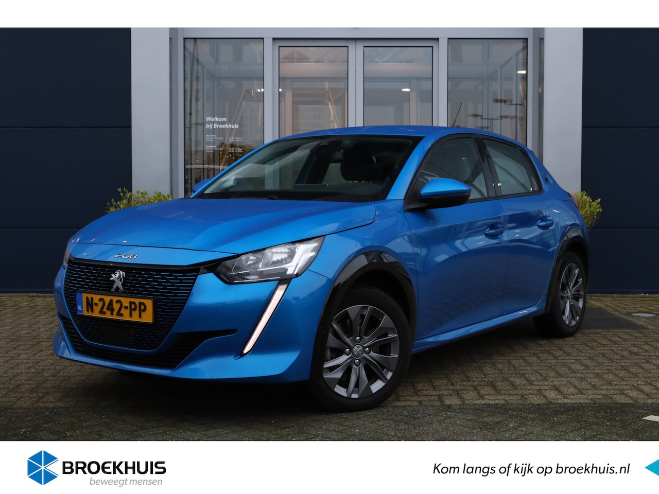 Peugeot e-208 - EV Active 50 kWh | Cruise Control | Camera | Keyless | Navi | Carplay | Sensoren achter - AutoWereld.nl