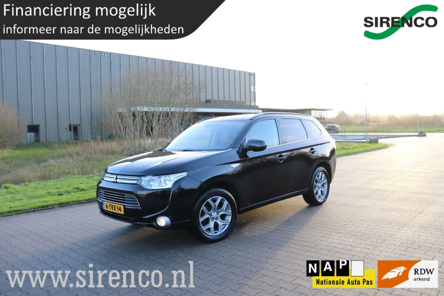 Mitsubishi Outlander - 2.0 PHEV deels leder trekhaak keyless bluetooth climate&cruise control hoge zit - AutoWereld.nl