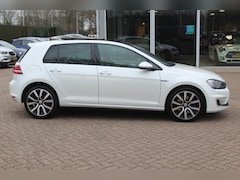 Volkswagen Golf - 1.4 TSI GTE / Camera / Navigatie / 17'' / ACC / Getint glas / Apple CarPlay / Spiegel-pakk