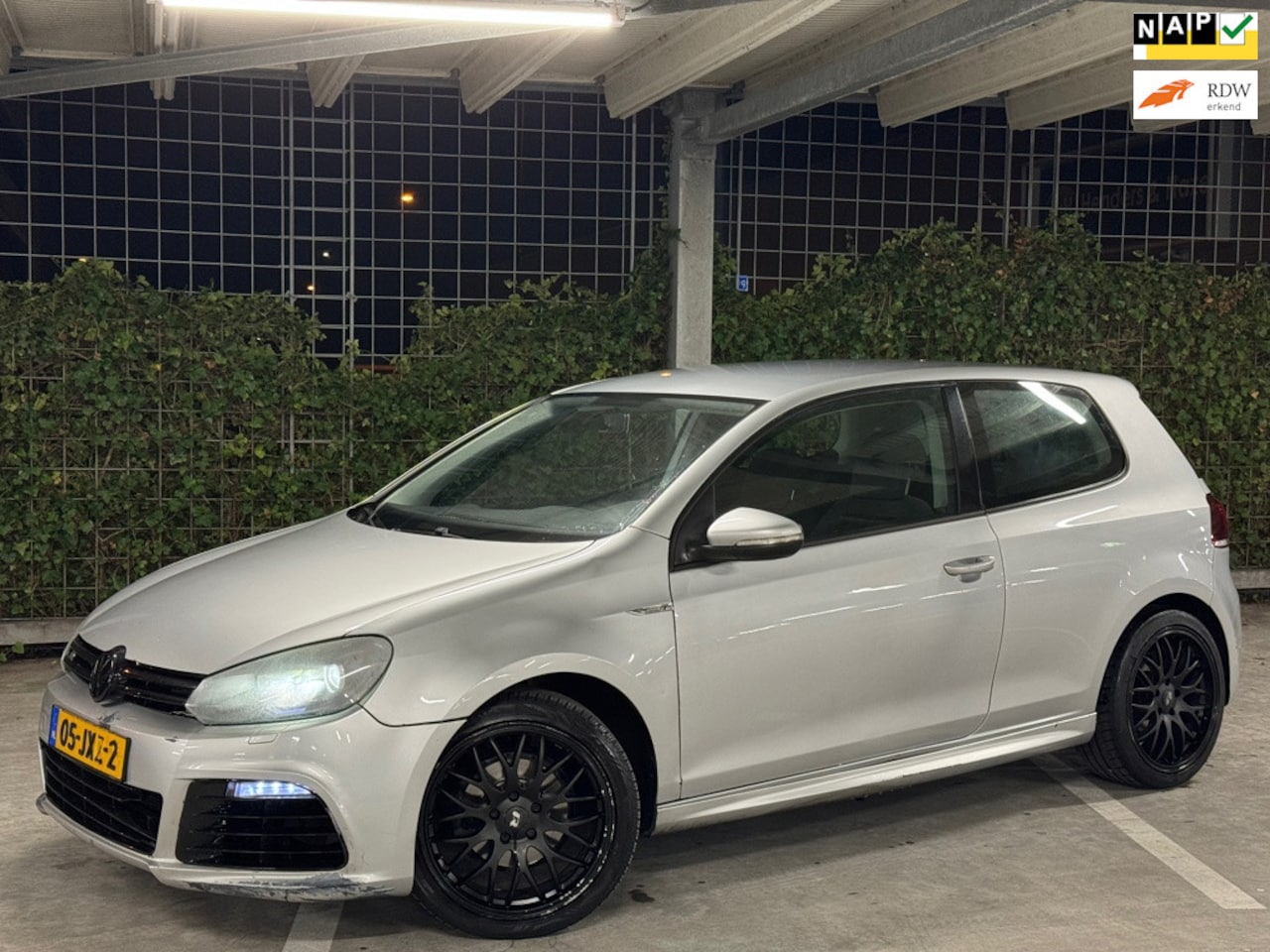 Volkswagen Golf - 1.4 R-LINE MET NIEUWE APK! - AutoWereld.nl