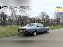 Mercedes-Benz 200-280 (W123) - 280 CE Met historie en perfekt onderhouden