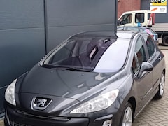 Peugeot 308 - 1.6 THP Signature Automaat