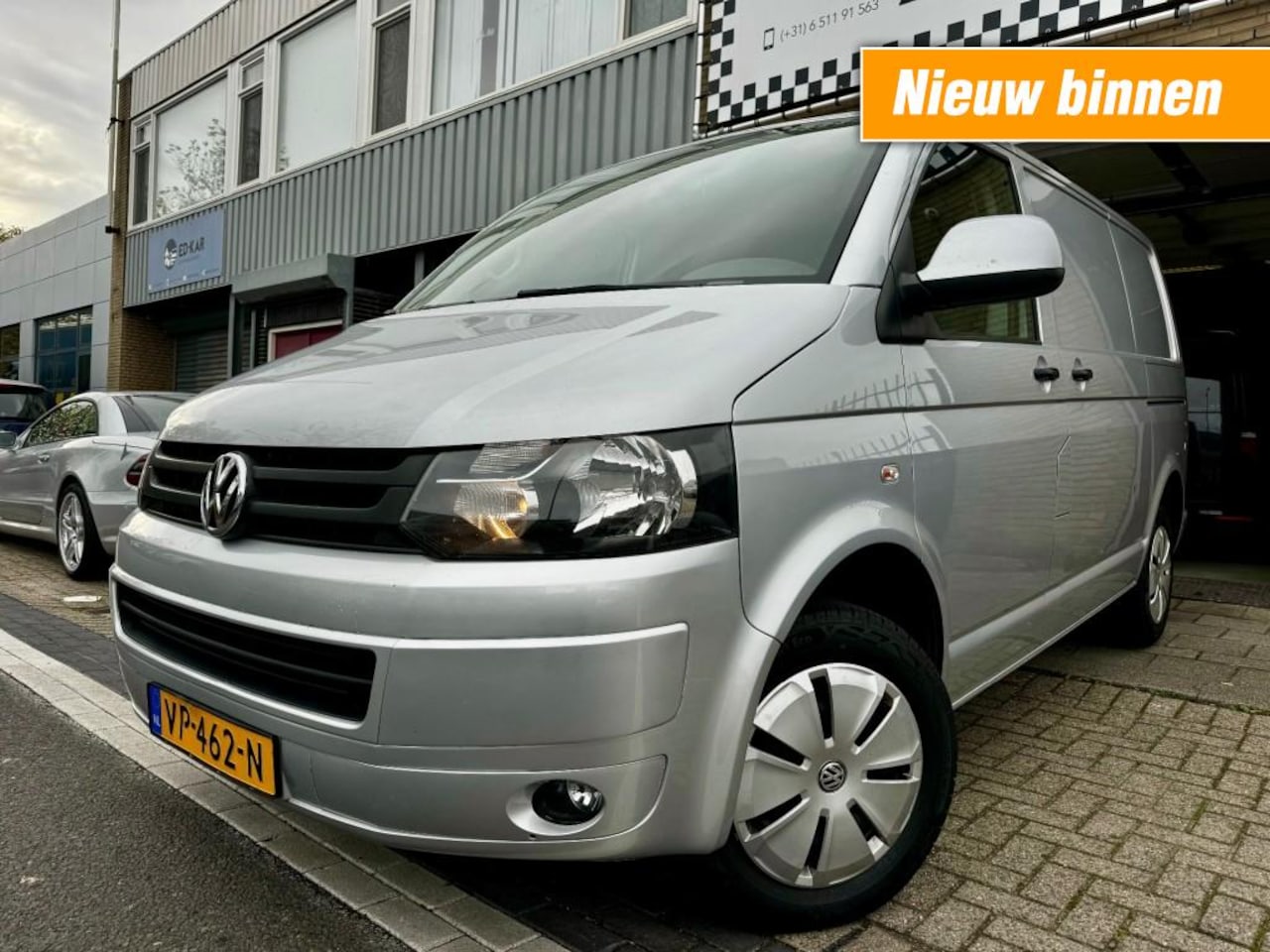 Volkswagen Transporter - 2.0 TDI L1H1 BM DC Trendline AUT NAVI PDC NAP PRIMA BUS 2DE EIG. - AutoWereld.nl