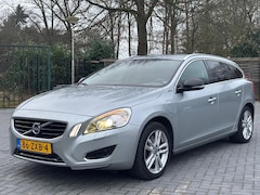 Volvo V60 - 2.4 D6 AWD Plug-In Hybrid Summum/Airco/Leer/R-line