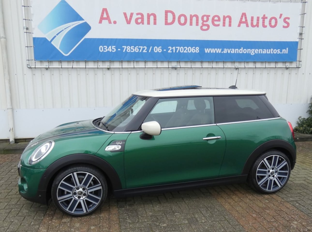 MINI Cooper S - 2.0 COOPER S 60 YEARS EDITION Automaat,ACC,Leer,Pano - AutoWereld.nl