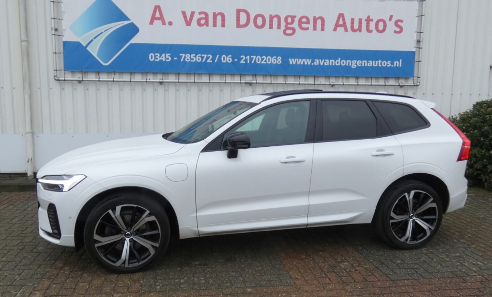 Volvo XC60 - 2.0 T6 Recharge AWD R-Design,Pano,ACC,360,Facelift - AutoWereld.nl