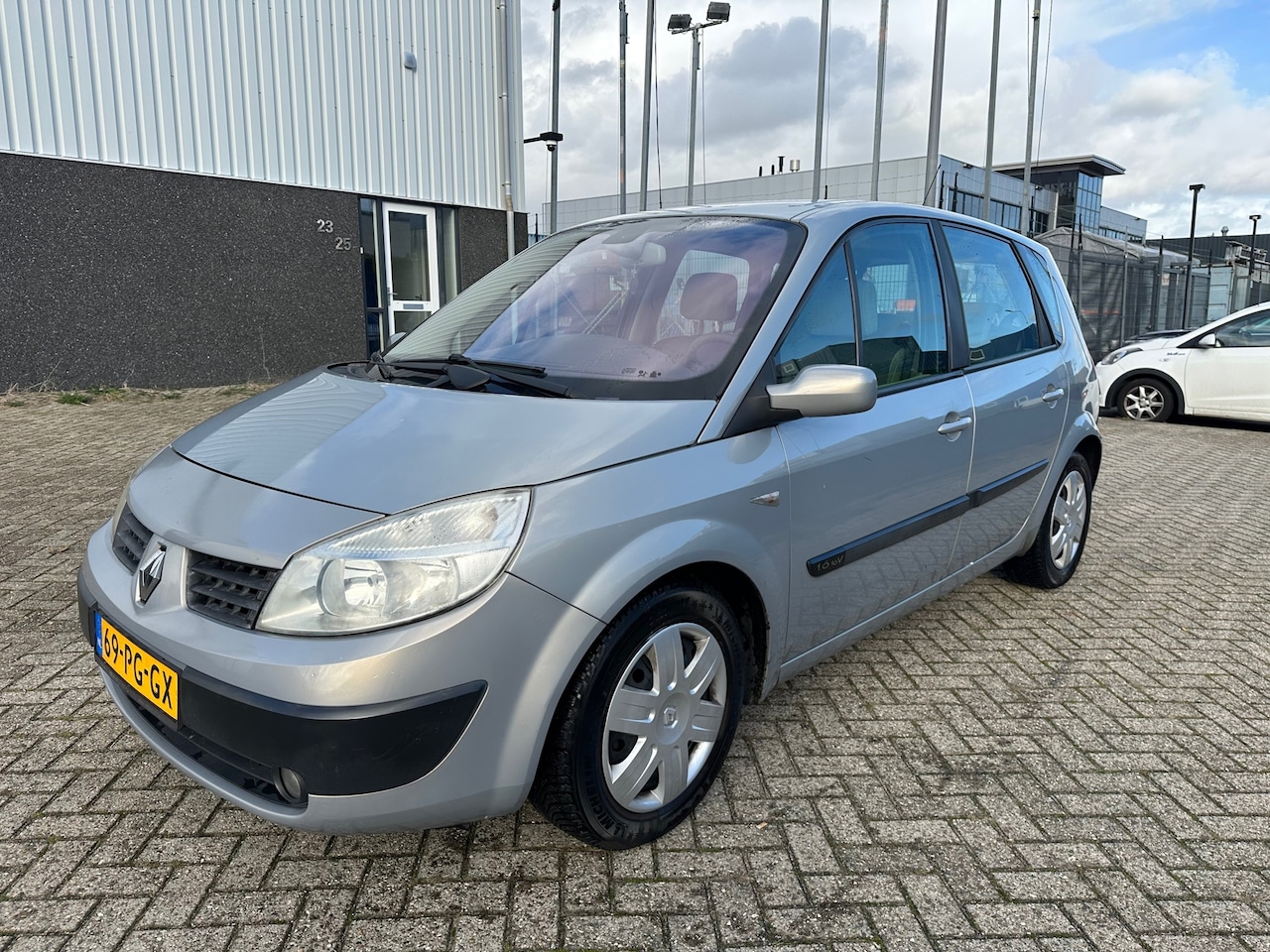 Renault Scénic - 1.6-16V Expression Basis 1.6-16V Expression Basis - AutoWereld.nl