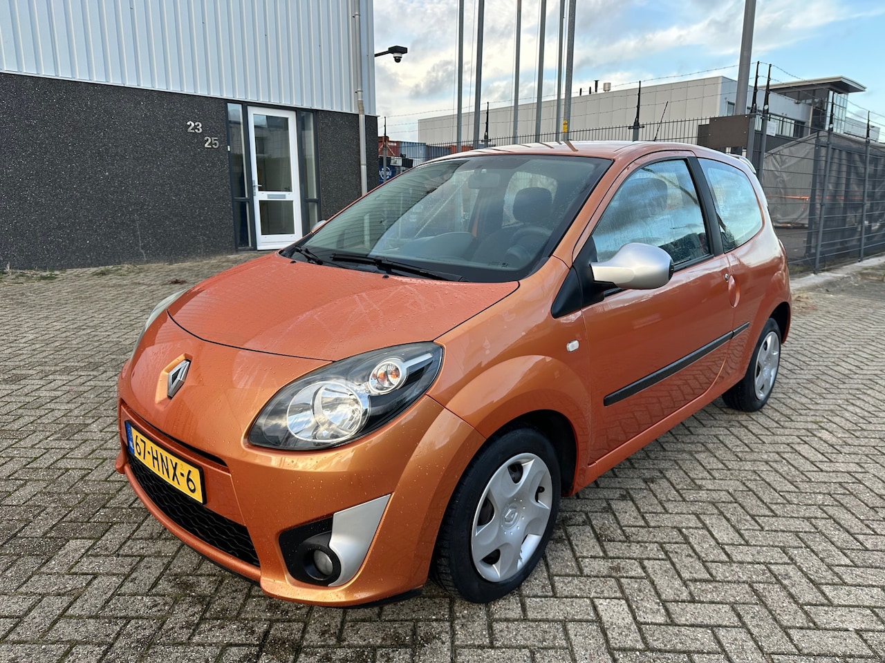 Renault Twingo - 1.2 Dynamique AIRCO 142DKM - AutoWereld.nl