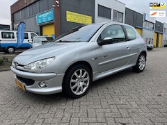 Peugeot 206 - 1.4 Quiksilver , ZEER NETTE COMPLETE AUTO / APK 2025 / WIJ WERKEN UITSLUITEND OP AFSPRAAK