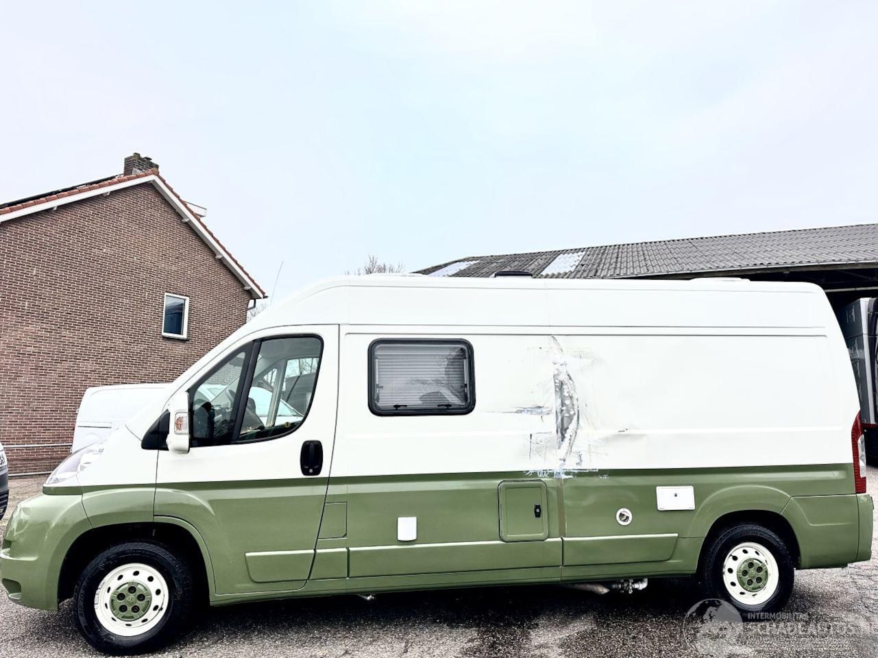 Peugeot Boxer - camper 2.2D 131pk 6-bak - airco - cam - zonnepanelen - bearlock - alcantara - douche - wc - AutoWereld.nl