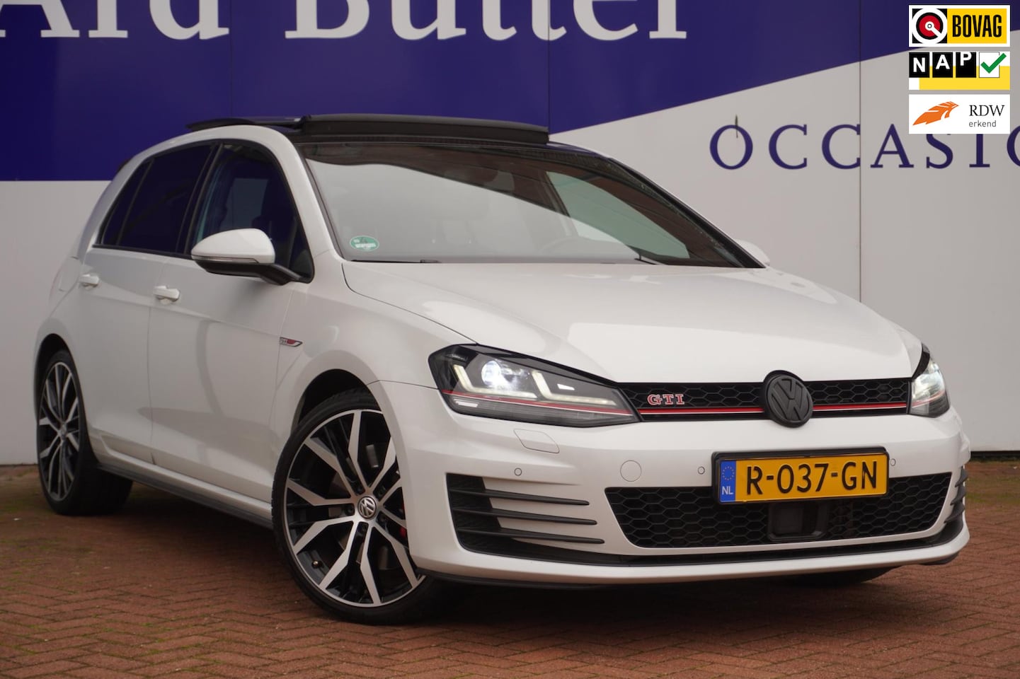 Volkswagen Golf - 2.0 TSI GTI Performance+Xenon+Navigatie+Pano-dak+dyna-audio+19"lmv ETC = TOP ONDERHOUDEN = - AutoWereld.nl