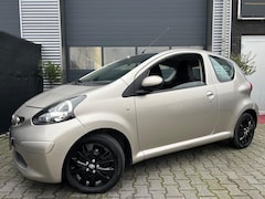 Toyota Aygo - 1.0-| Beige- Metallic | Half-Leder | Uniek