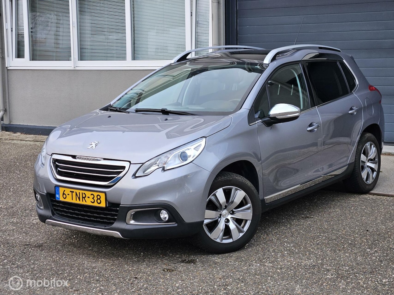 Peugeot 2008 - 1.6 VTi Allure ACTIE ACTIE Pano Navi Airco Cruise - AutoWereld.nl