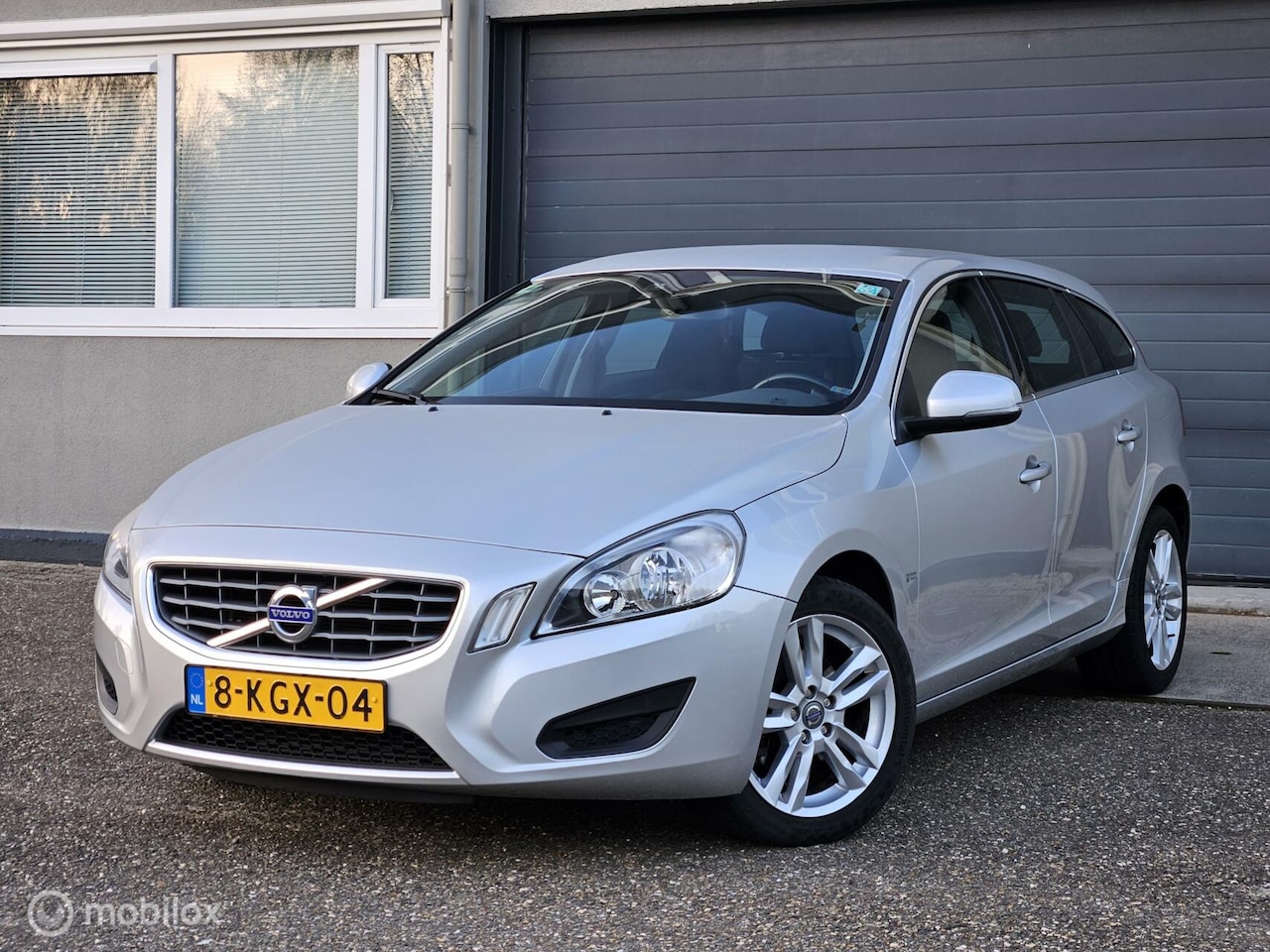 Volvo V60 - 1.6 T3 ACTIE ACTIE Airco Navi DEALER ONDERHOUDEN - AutoWereld.nl