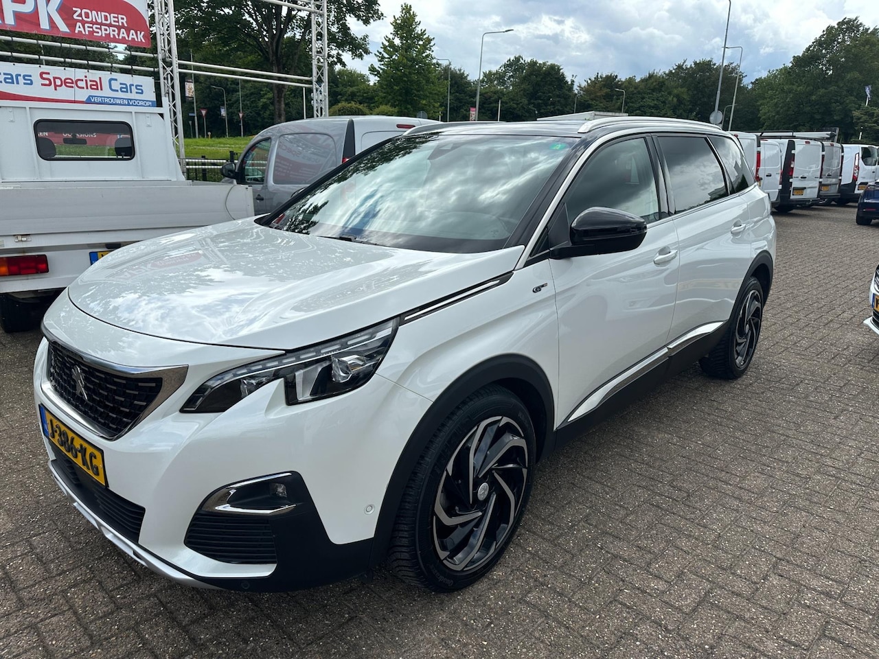 Peugeot 5008 - 2.0 BlueHDI 180 Pk 0 GT-Line 7 zitplaatsen Panoramdak/ Leer - AutoWereld.nl