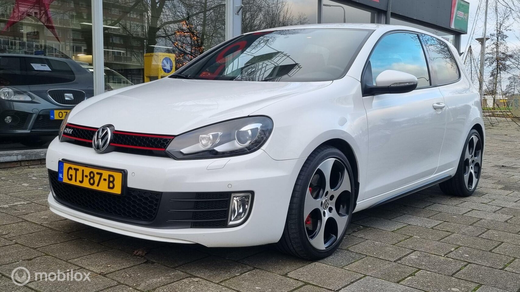 Volkswagen Golf - 2.0 GTI 211pk - Xenon - Nette staat - 2 Eige - AutoWereld.nl