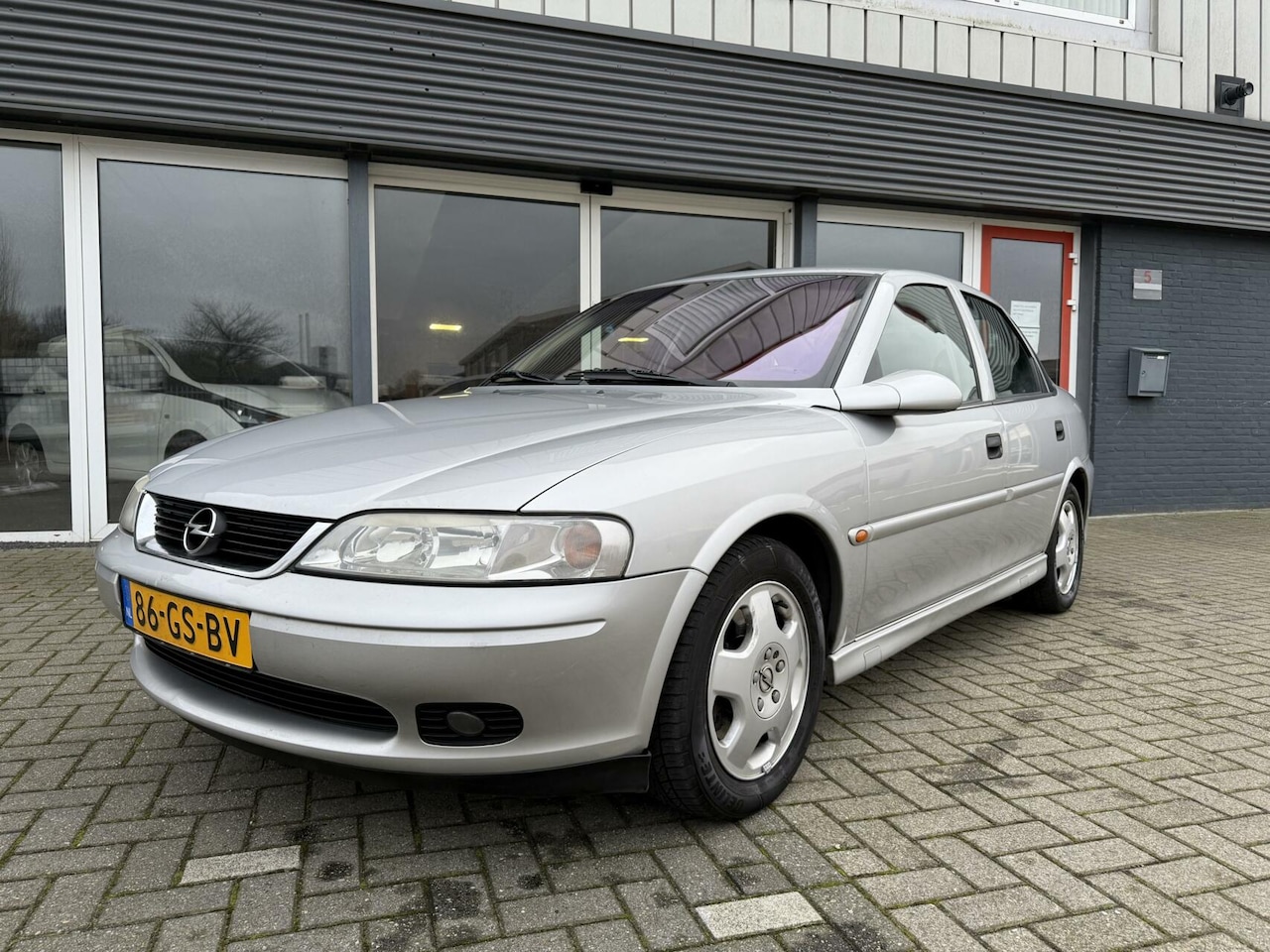 Opel Vectra - 1.6-16V Business Edition 1.6-16V Business Edition - AutoWereld.nl