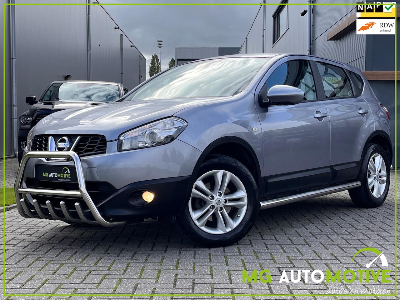 Nissan Qashqai - 2.0 Acenta | Climate | Navi | PDC | Bull bar | side bars - AutoWereld.nl