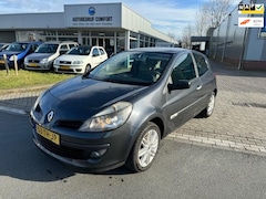 Renault Clio - 1.6-16V Initiale. Keyless / leder