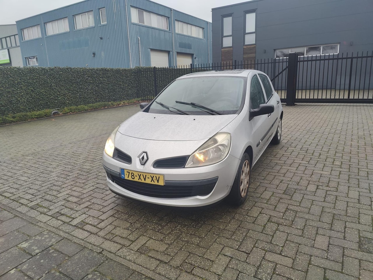 Renault Clio - 1.2-16V Business Line Bj 2007 Panorama Airco - AutoWereld.nl