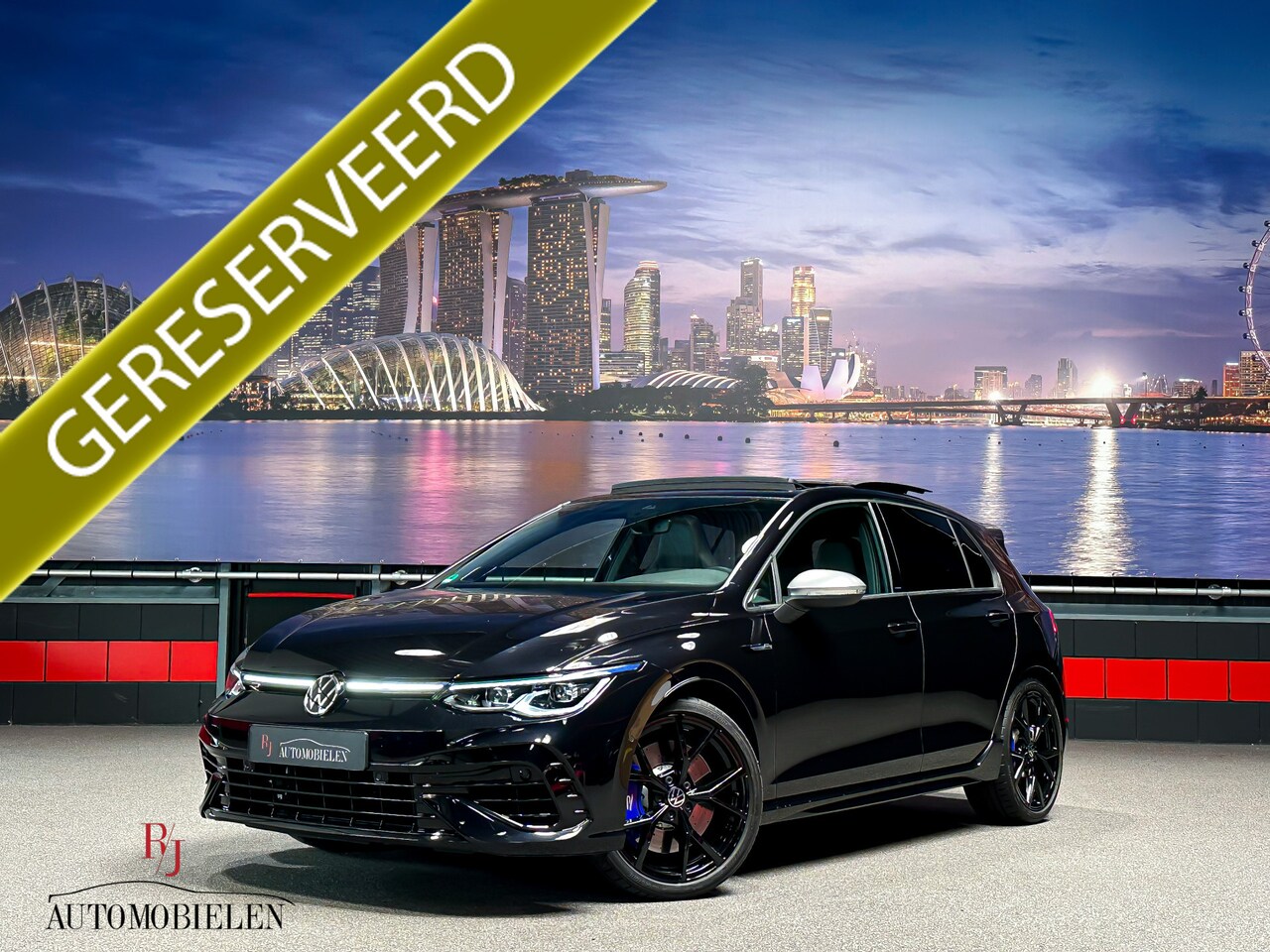 Volkswagen Golf - 8 R Performance 2.0 TSI 4MOTION |Akrapovic|Leder|H&K|IQ - AutoWereld.nl