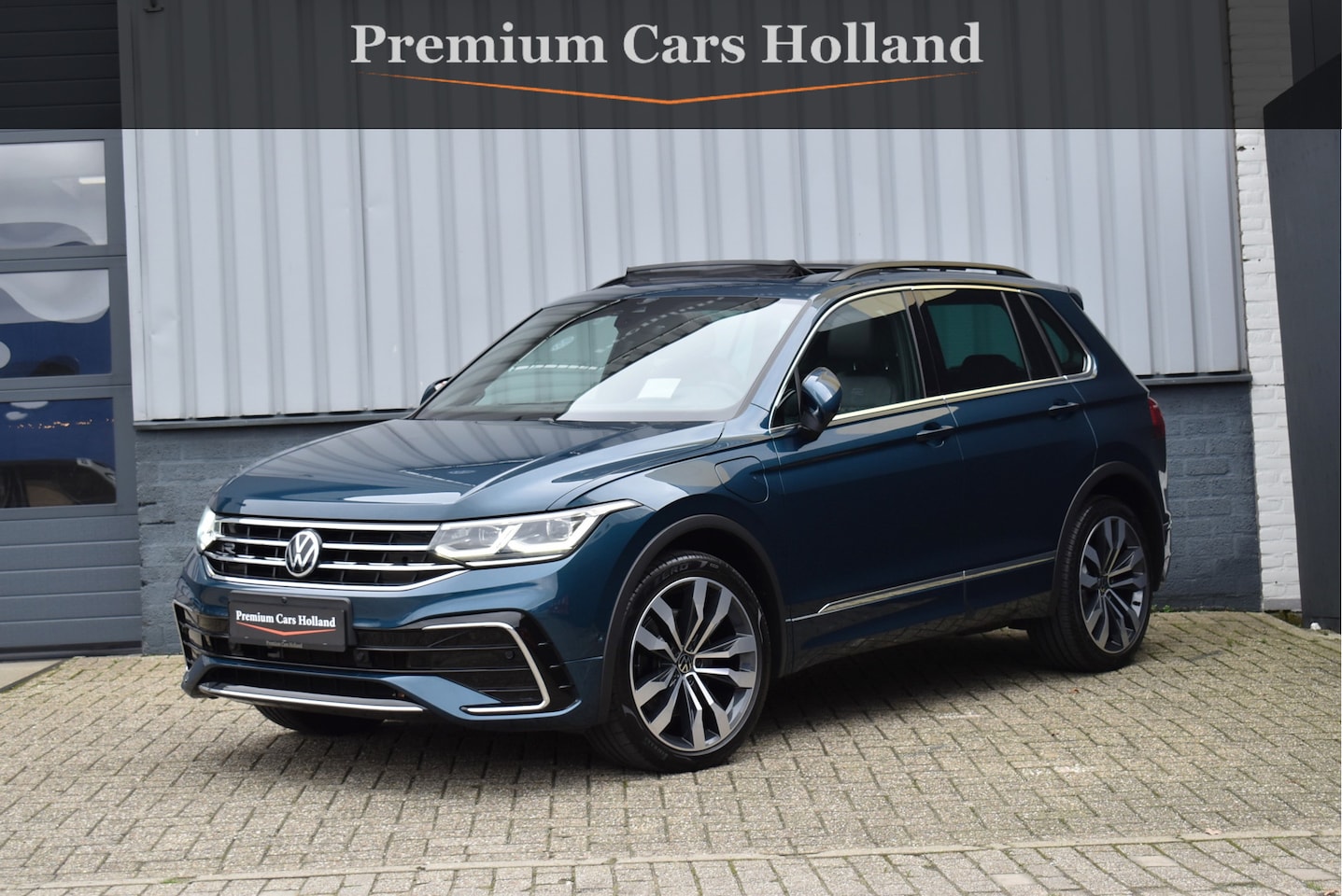 Volkswagen Tiguan - 1.4 TSI eHybrid R-Line 245 Pk Pano 360 Camera ACC Keyless Navi 20 Inch - AutoWereld.nl