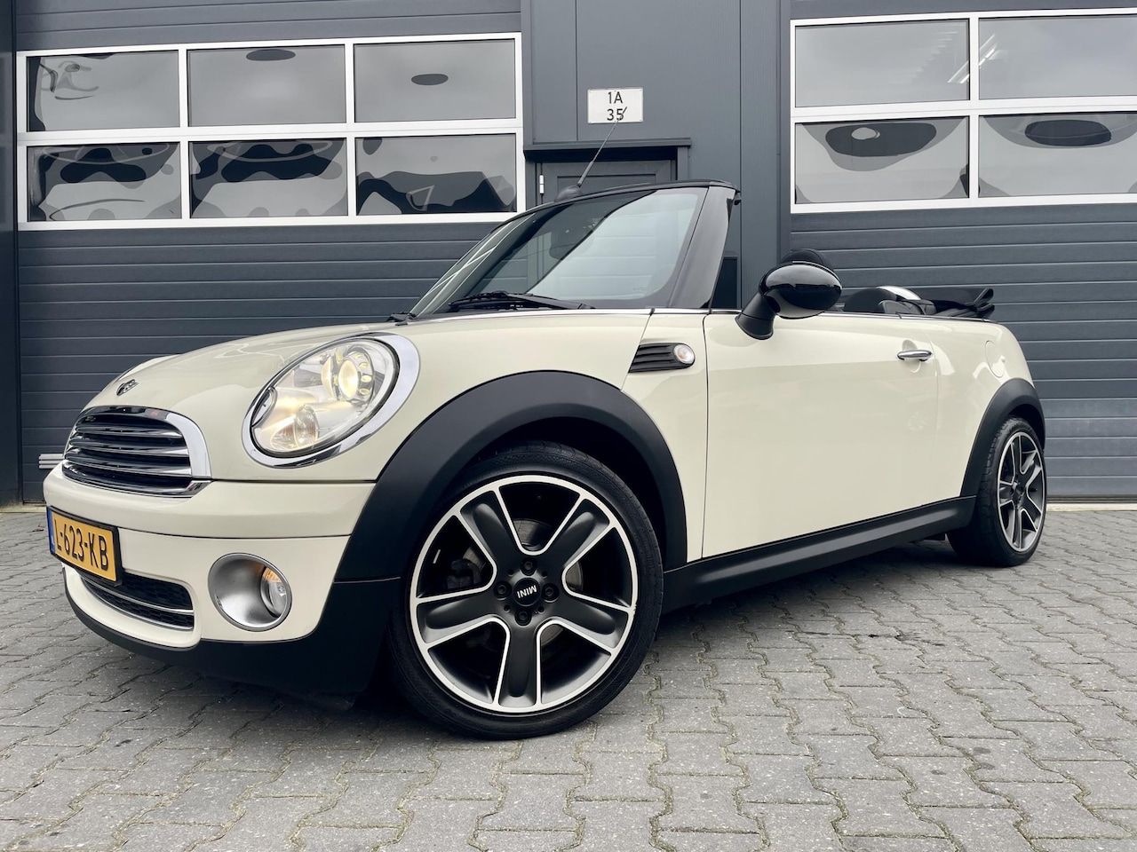 MINI Cabrio - 1.6 Cooper Chili *XENON*AUT*HARMAN KARDON*LMV*ZEER MOOI VOL - AutoWereld.nl