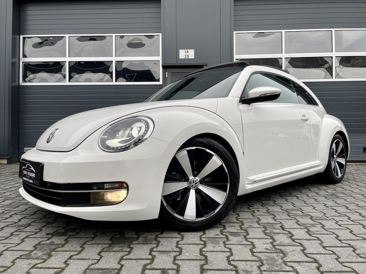 Volkswagen Beetle - 1.4 TSI SPORT FENDER *PANORAMADAK*DSG*XENON*VOL - AutoWereld.nl