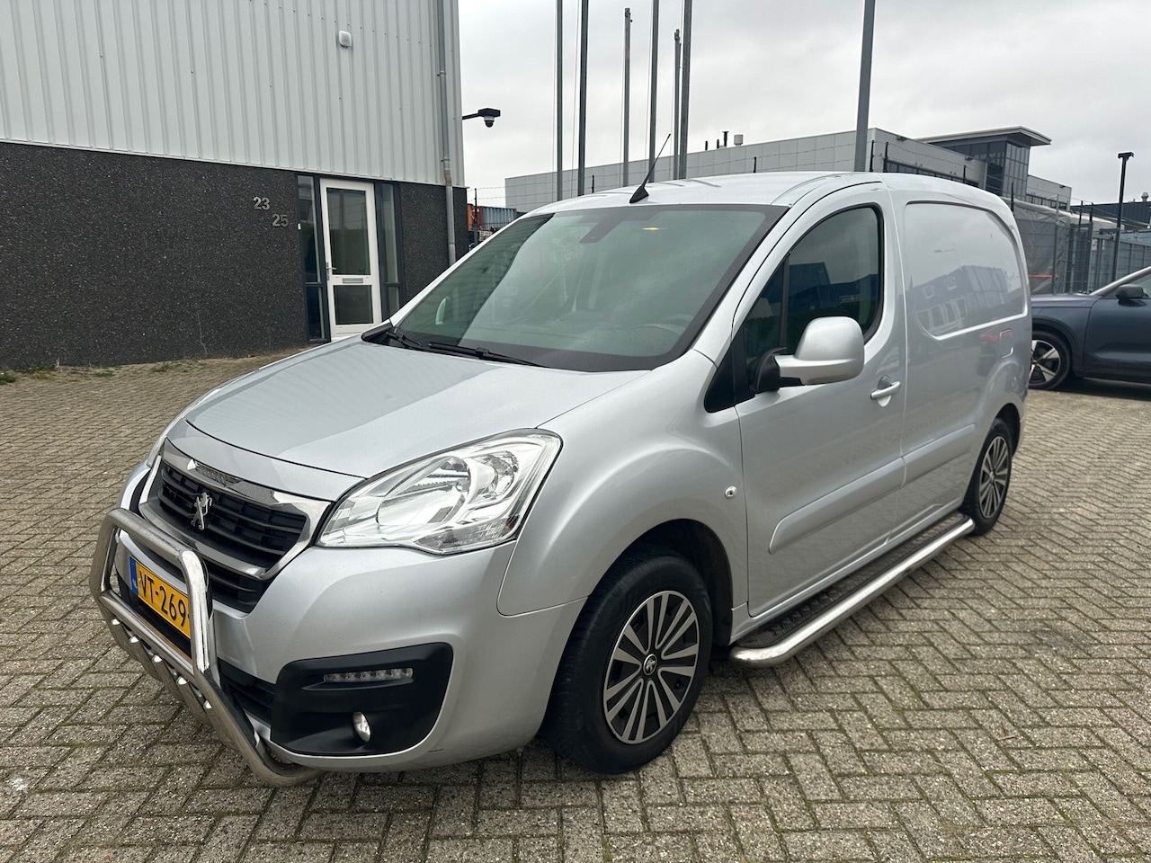 Peugeot Partner - 120 1.6 BlueHDi 100 L1 Première S&S 2016 EURO 6 - AutoWereld.nl