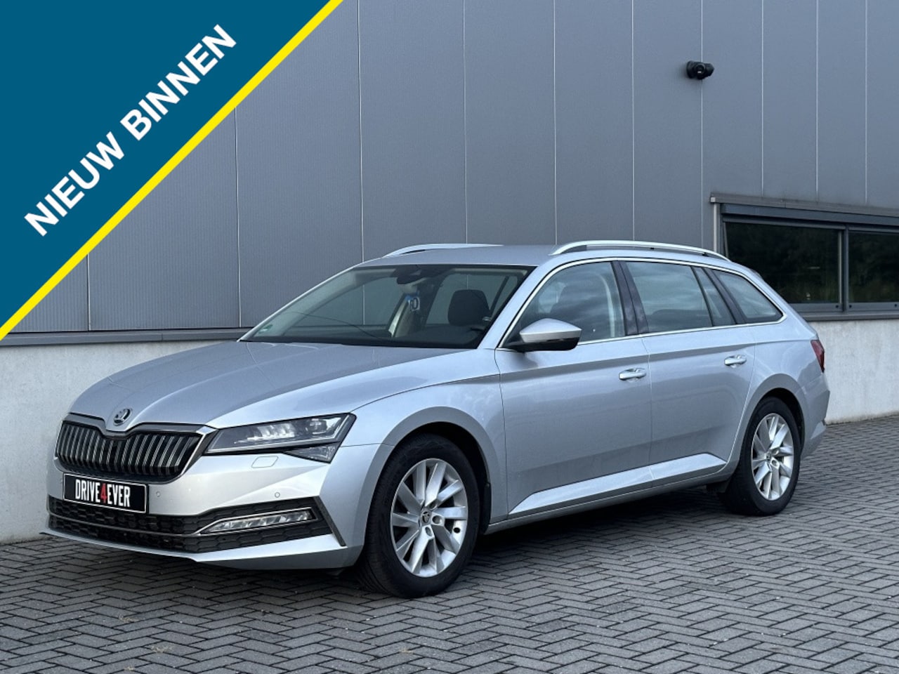 Skoda Superb Combi - 1.4 TSI iV Sp. Bns phev 218pk NAVI CRUISE CONTROL PDC CLIMATE - AutoWereld.nl