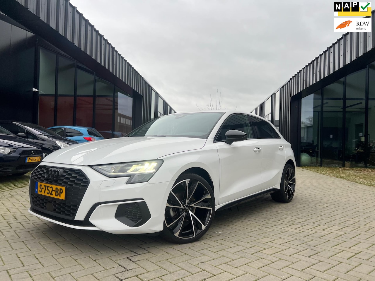 Audi A3 Sportback - 30 TFSI Pro Line Clima Cruise CarPlay NL Auto NAP - AutoWereld.nl